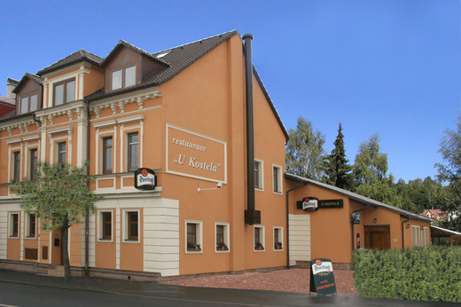 Restaurace u kostela - možnost parkování